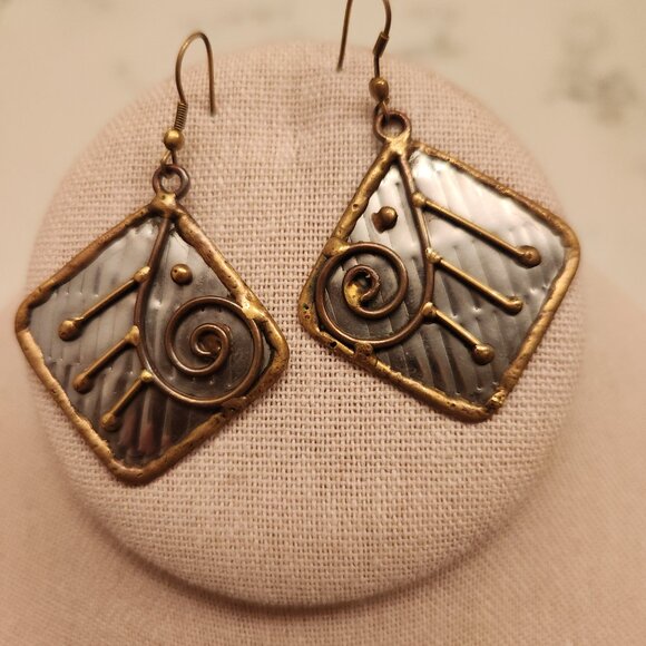 Dangle earrings - Picture 2 of 2